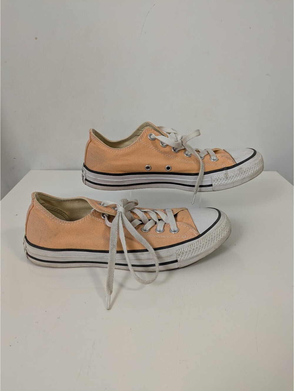 Converse All Star Unisex Peach Canvas Low Top Sneakers Men’s 5.5 Women’s 7.5